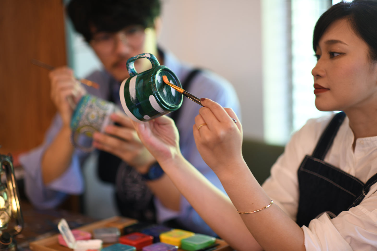 【原宿】コーヒーカップの絵付け体験 珈琲とお菓子付き | Coffee cup painting plan with coffee & Sweets